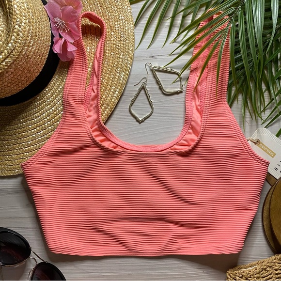 Billabong 🌺 Tanlines Tank Bikini Top - Picture 3 of 15